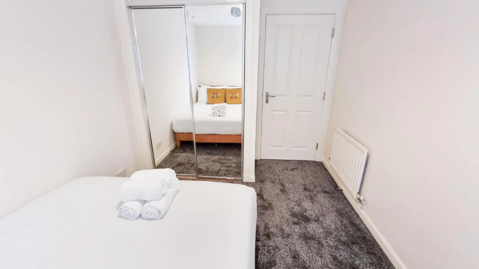 South College 2 Bedroom Apartment - Aberdeen - Free Parking