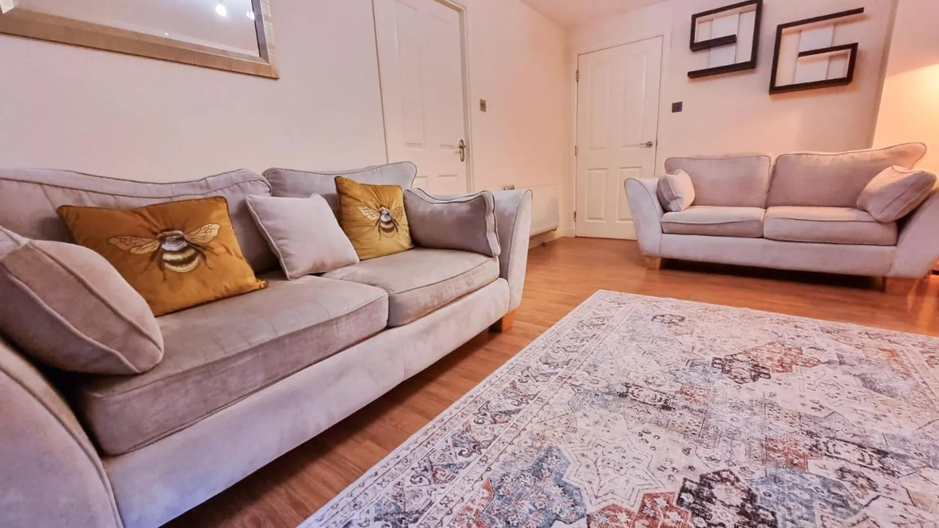 South College 2 Bedroom Apartment - Aberdeen - Free Parking