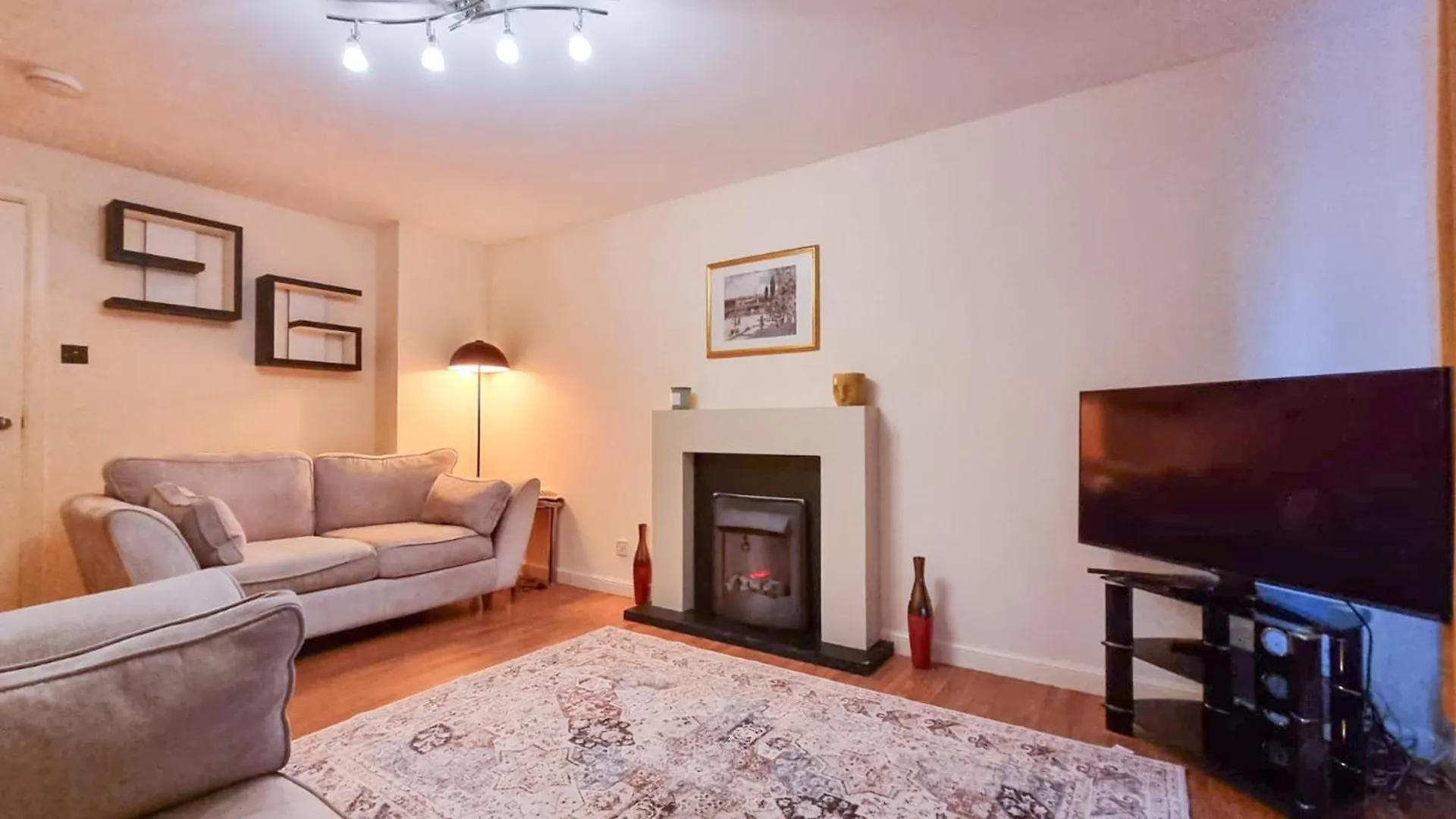 South College 2 Bedroom Apartment - Aberdeen - Free Parking