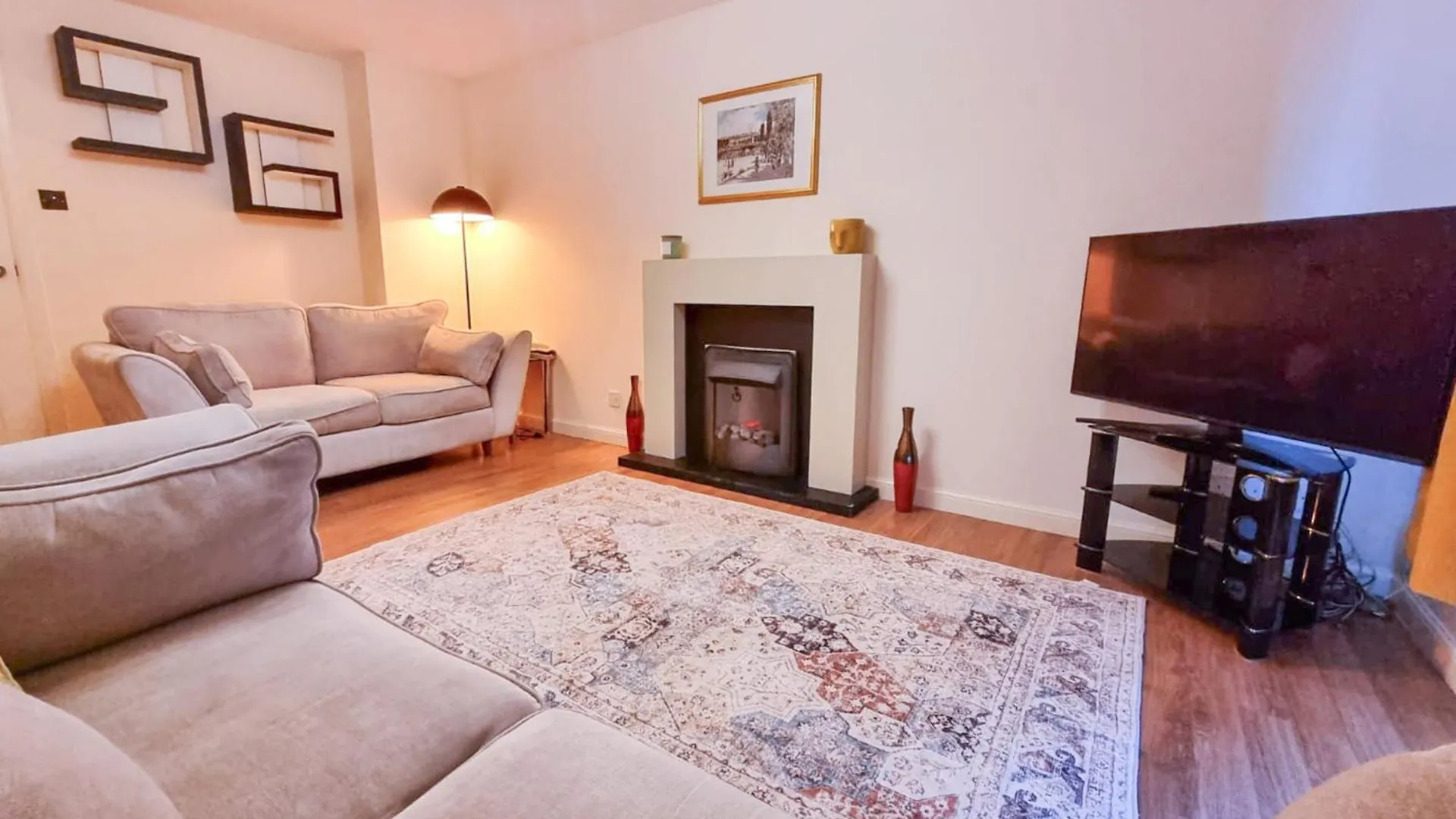 South College 2 Bedroom Apartment - Aberdeen - Free Parking